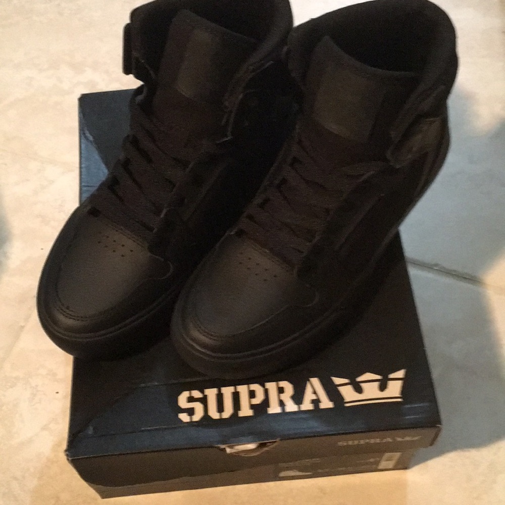 BIG KIDS BLACK VAIDER SUPRA HIGH-TOPS